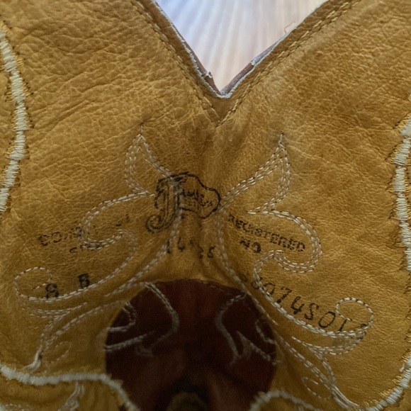 Justin’s women’s authentic brown leather cowboy boots. Size 8. Worn condition. - Picture 4 of 7